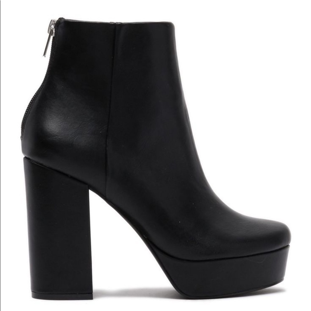 BNWT Steve Madden Gusty Block Heel Platform Booty Size 10